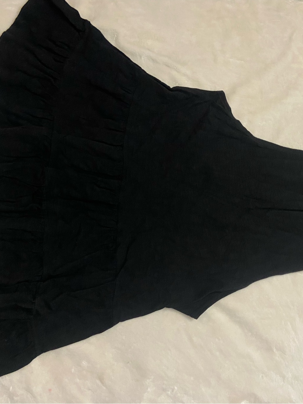 Forever 21 Black Women's Ruffle sleeveless top size L